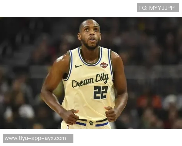 斯普利特强调老将利拉德与霍勒迪在更衣室的重要性及其受欢迎程度